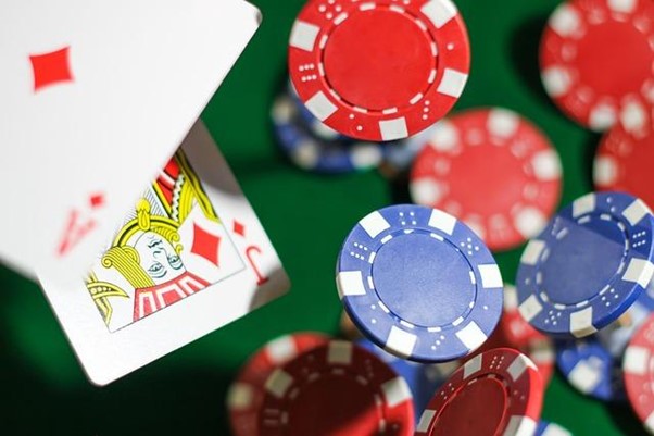 Póker: ¿juego de estrategia o improvisación?